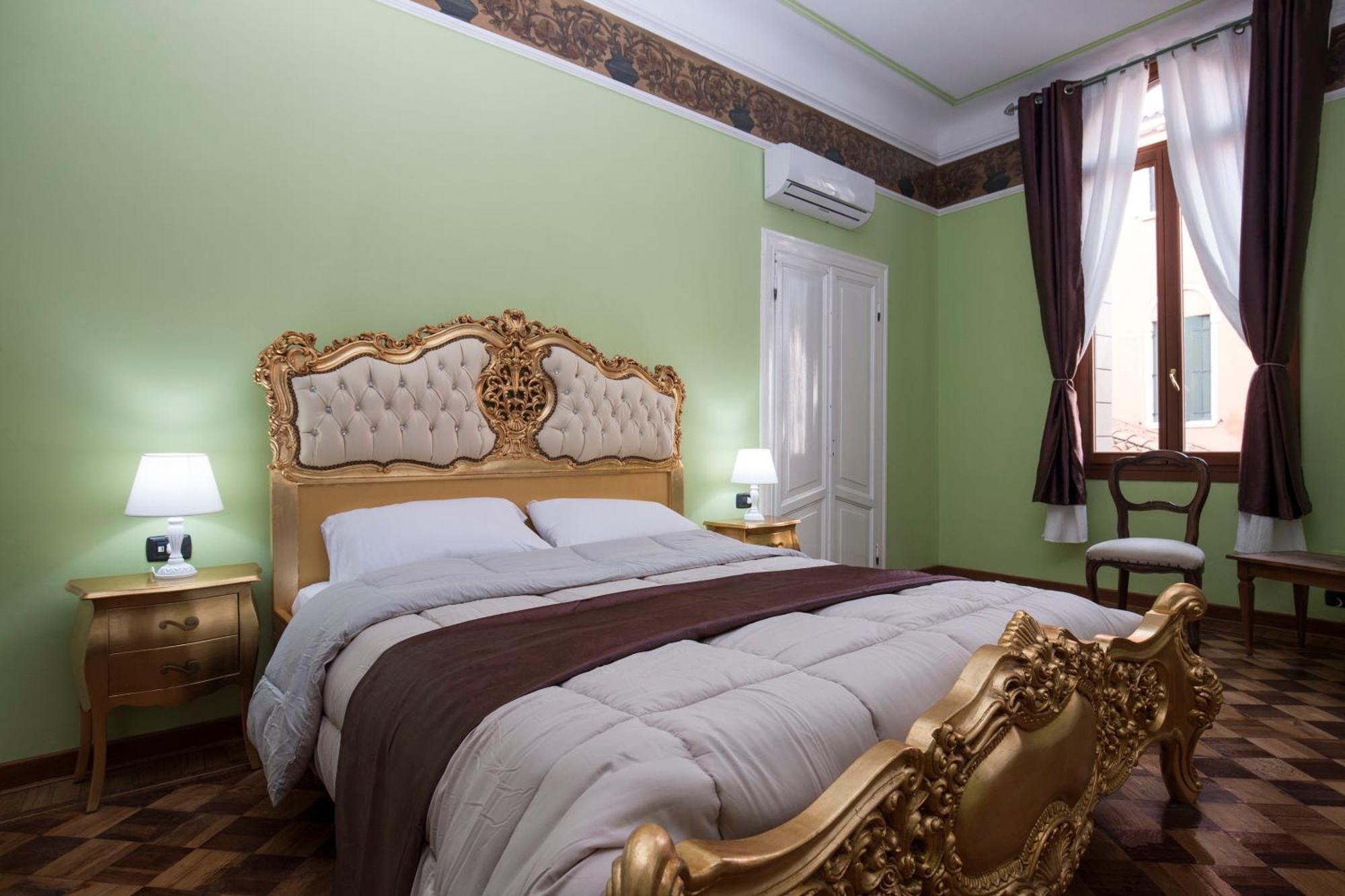 Simon' Secret 2* Venecia