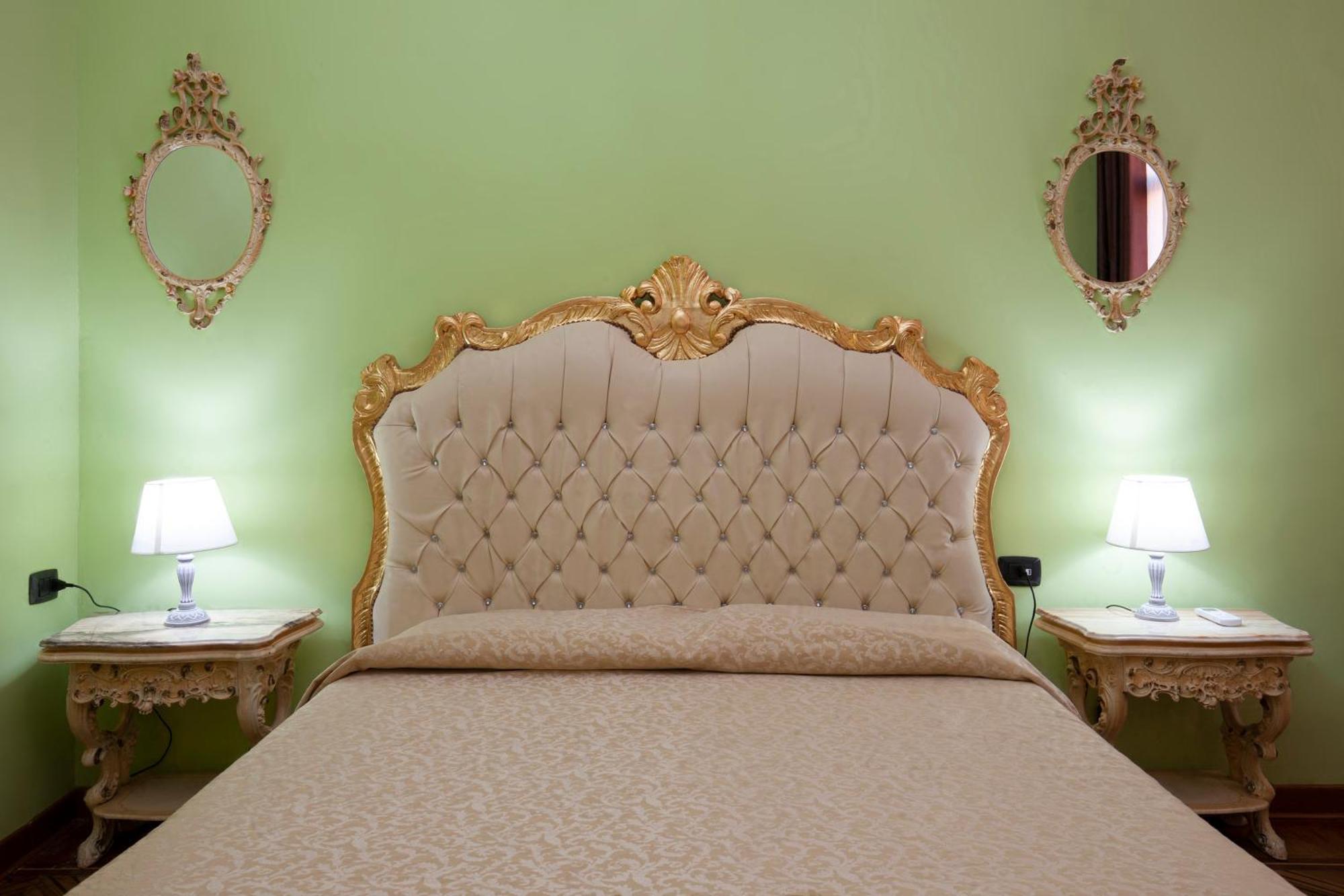 Simon' Secret 2* Venecia